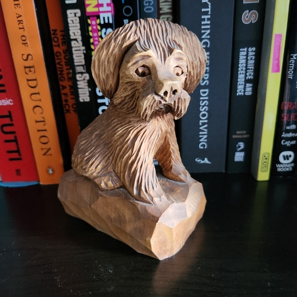 Hand carved shaggy dog - Picture 1 of 7